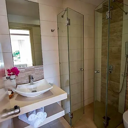 Saga Hotel 3*